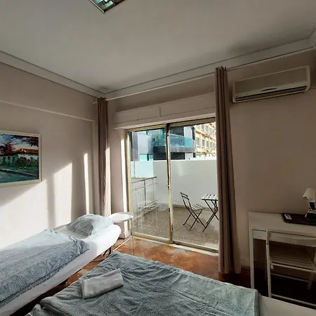 Lisbon's At Campo Pequeno Guest house *